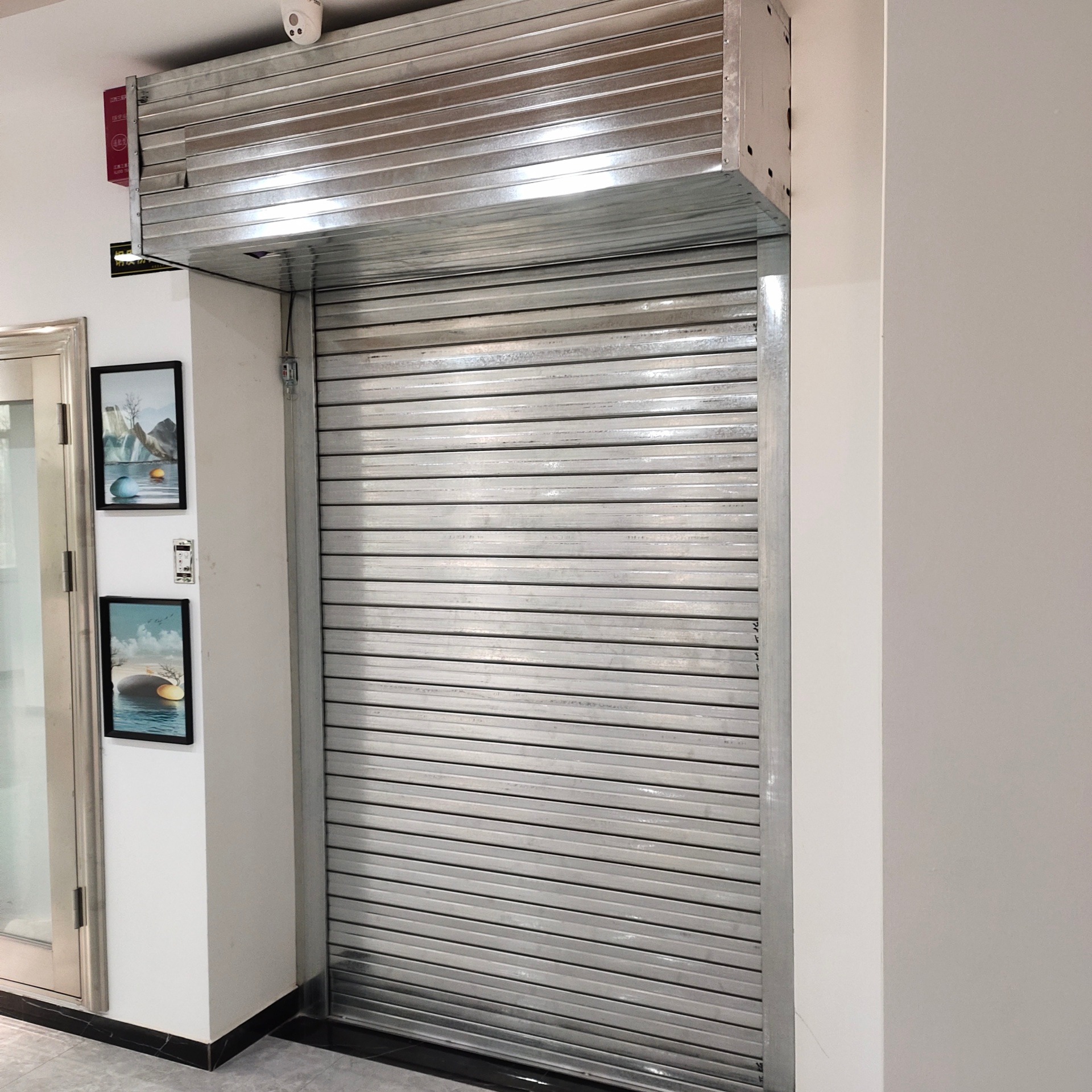 公司厂房为什么会选择安装钢制卷帘门